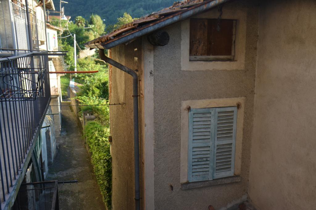 Casa Gibiseo Lägenhet Bellano Exteriör bild
