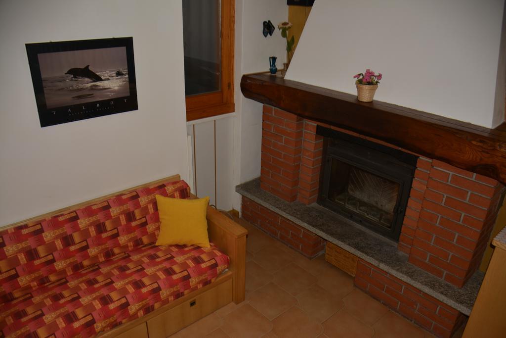 Casa Gibiseo Lägenhet Bellano Exteriör bild