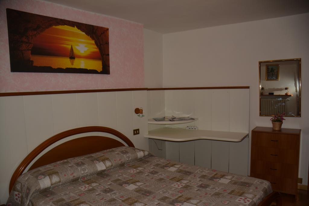 Casa Gibiseo Lägenhet Bellano Exteriör bild