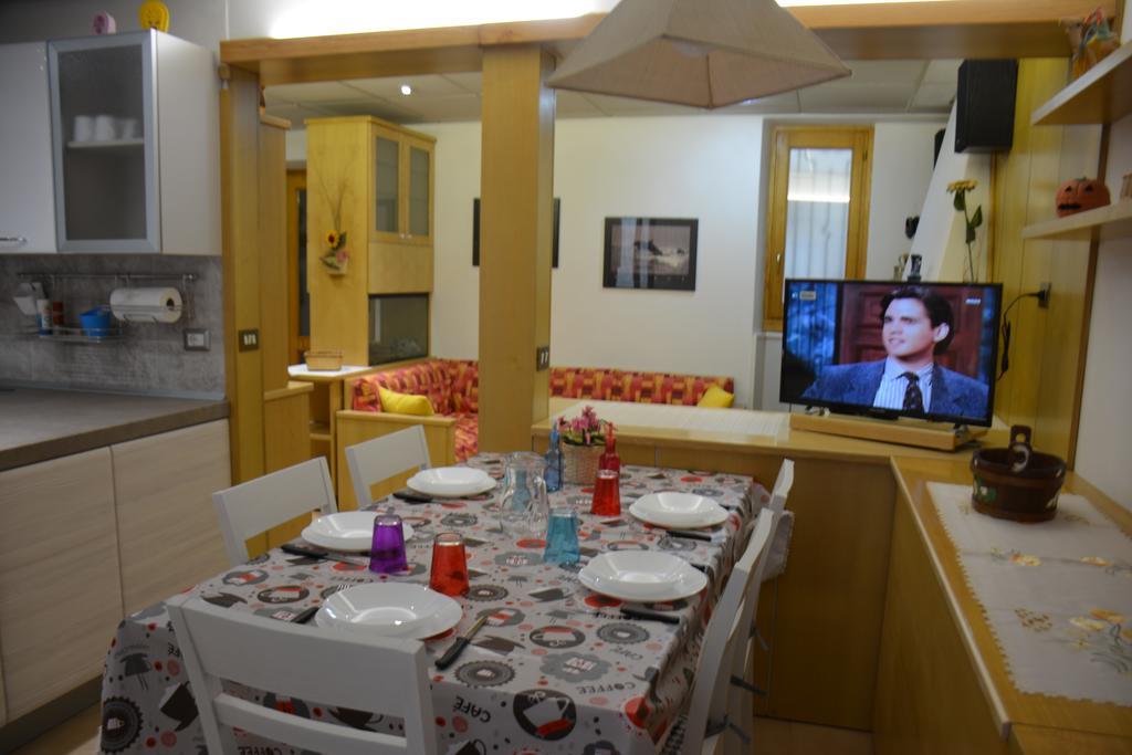 Casa Gibiseo Lägenhet Bellano Exteriör bild